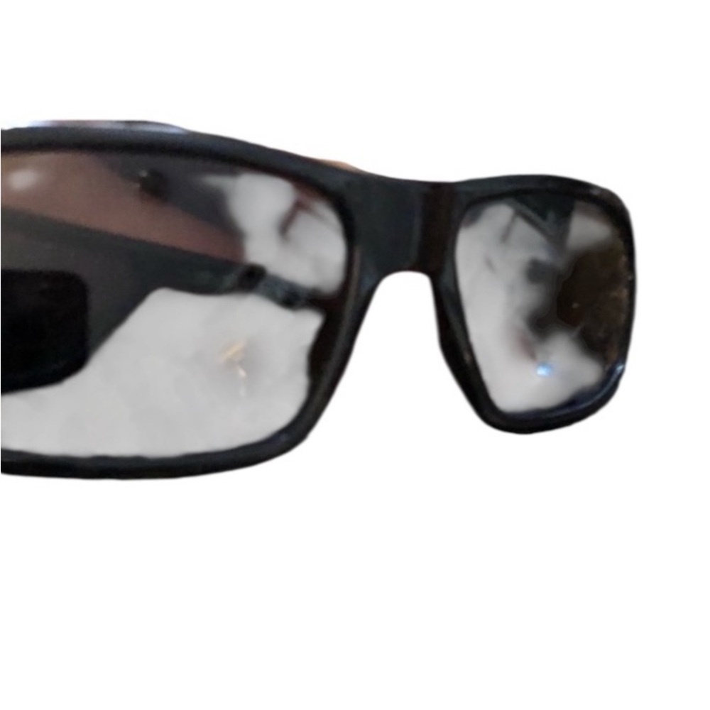 Gucci black sunglasses with side lens for protection great for driving - Picture 13 of 13
